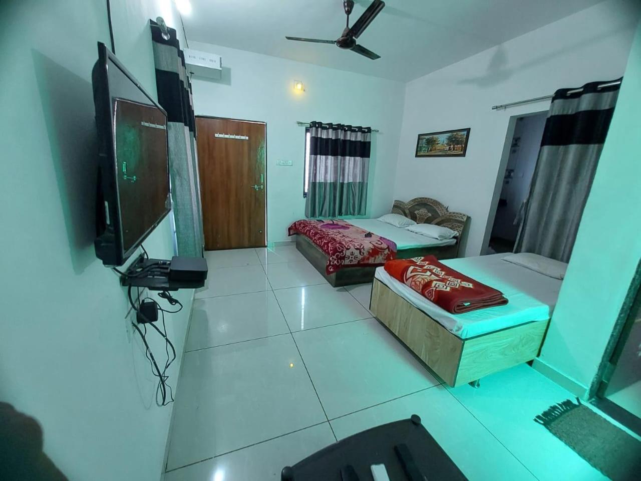 Jai Swaminarayan Delux Homestay Garudeshwar Экстерьер фото
